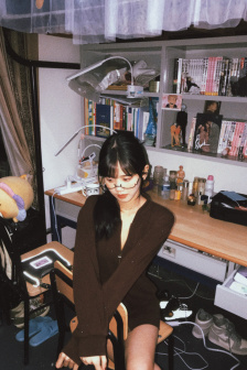 老漢扛起嬌妻玉腿進(jìn)入電影