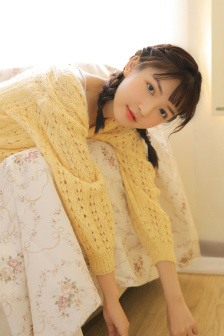 女神開檔泳裝圖片