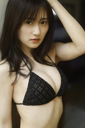 野外吮她的花蒂兩男一女