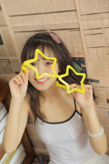 《年輕女教師》在線播放