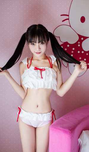 蘇軟軟汆肉的日常BY花卷