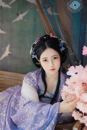 按摩師用嘴親我下面過程