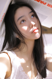 一個(gè)女的被多人輪流扇耳光