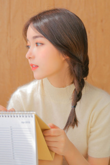 芙寧娜坐旅行者的胡蘿卜